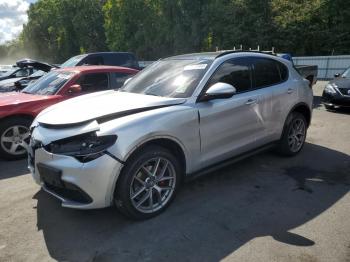  Salvage Alfa Romeo Stelvio