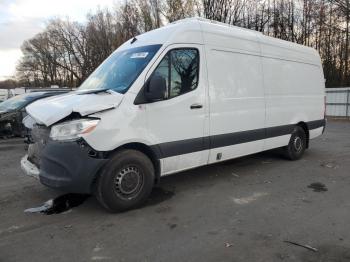  Salvage Mercedes-Benz Sprinter