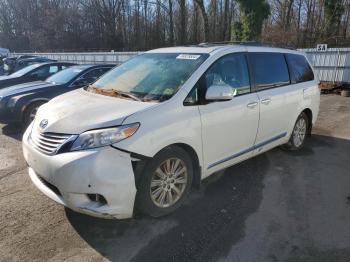  Salvage Toyota Sienna