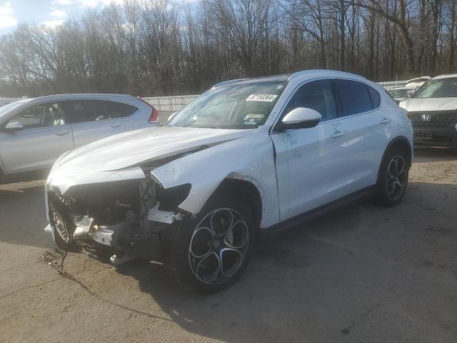  Salvage Alfa Romeo Stelvio