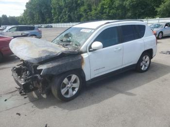  Salvage Jeep Compass