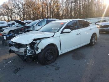  Salvage Nissan Altima