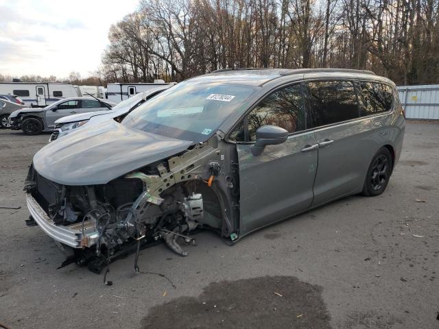  Salvage Chrysler Pacifica