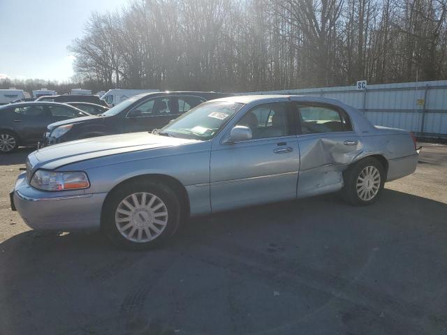  Salvage Lincoln Towncar