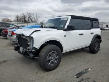  Salvage Ford Bronco