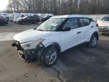  Salvage Nissan Kicks