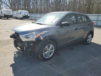  Salvage Nissan Kicks