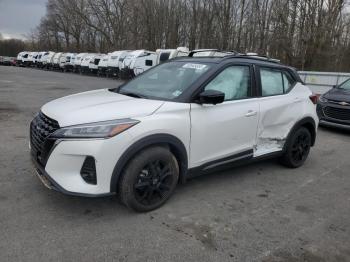  Salvage Nissan Kicks