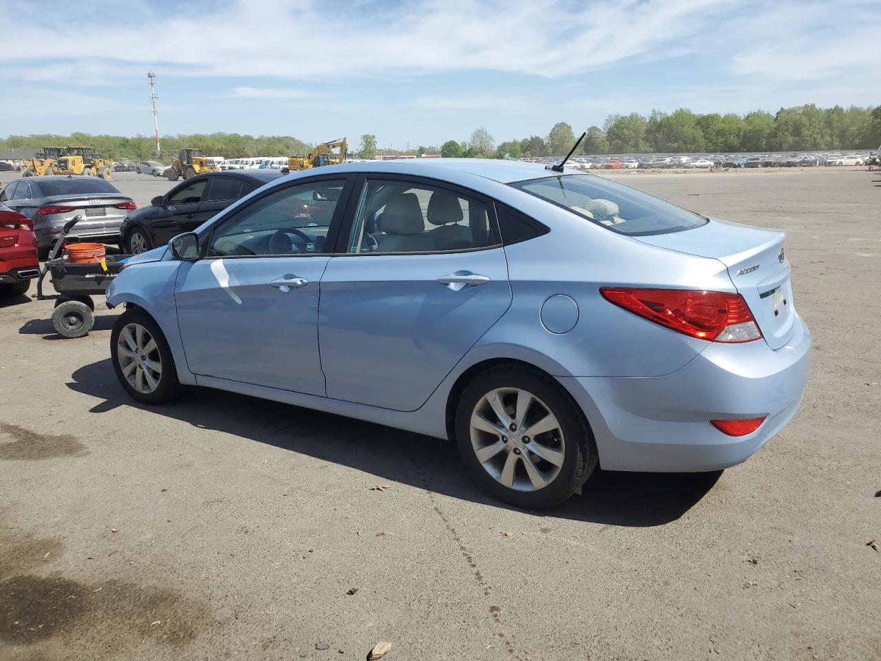 Hyundai ACCENT Gls Image 6