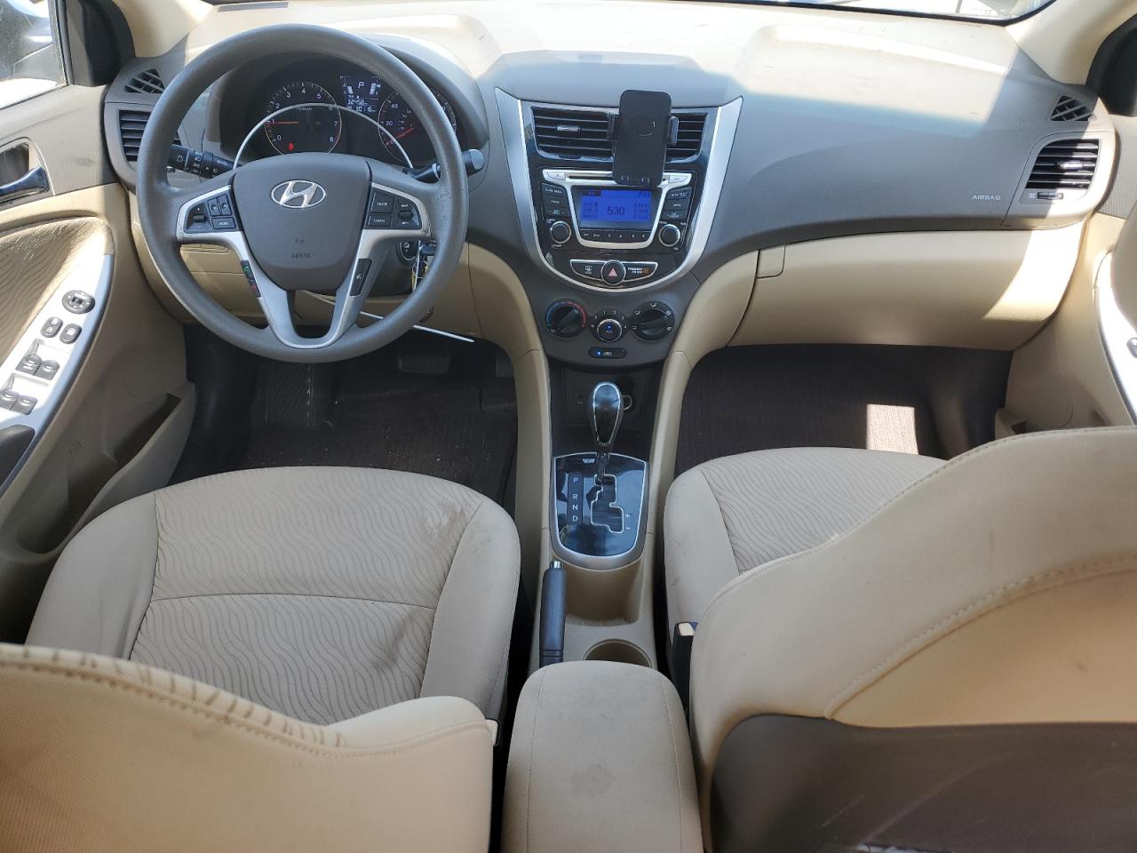 Hyundai ACCENT Gls Image 3