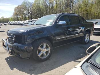  Salvage Chevrolet Avalanche