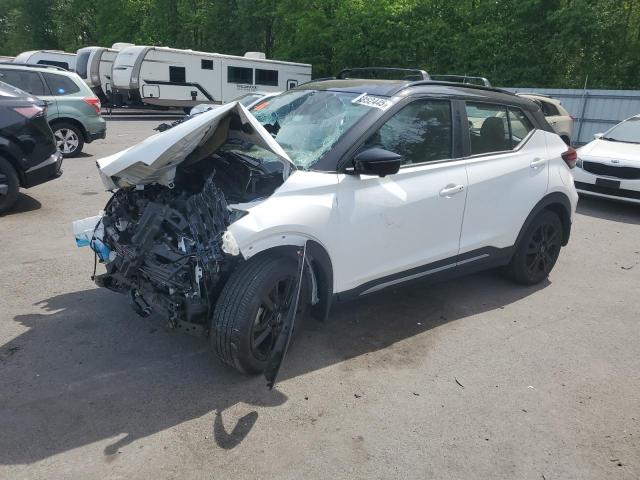  Salvage Nissan Kicks