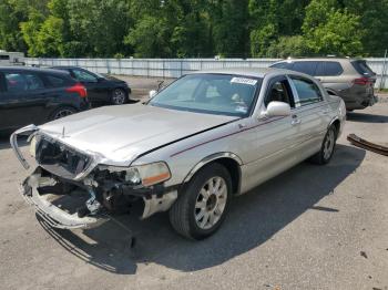  Salvage Lincoln Towncar