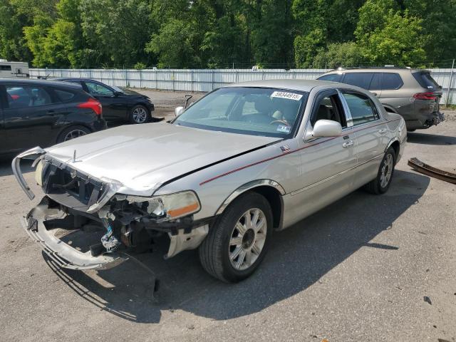  Salvage Lincoln Towncar
