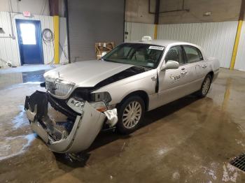  Salvage Lincoln Towncar