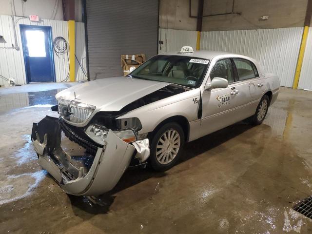  Salvage Lincoln Towncar