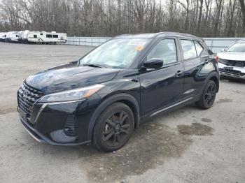  Salvage Nissan Kicks