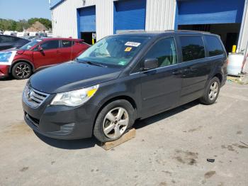  Salvage Volkswagen Routan