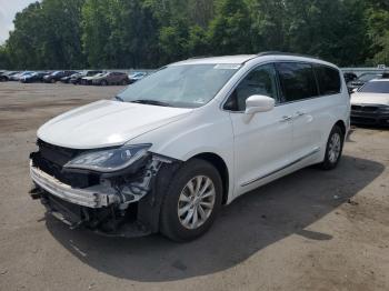  Salvage Chrysler Pacifica