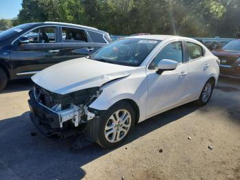  Salvage Toyota Yaris