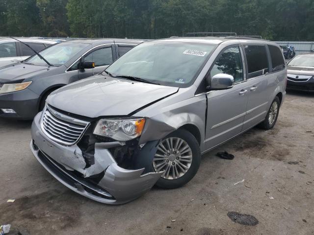  Salvage Chrysler Minivan
