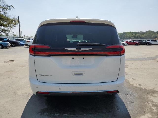 Chrysler Pacifica Touring L Image 2