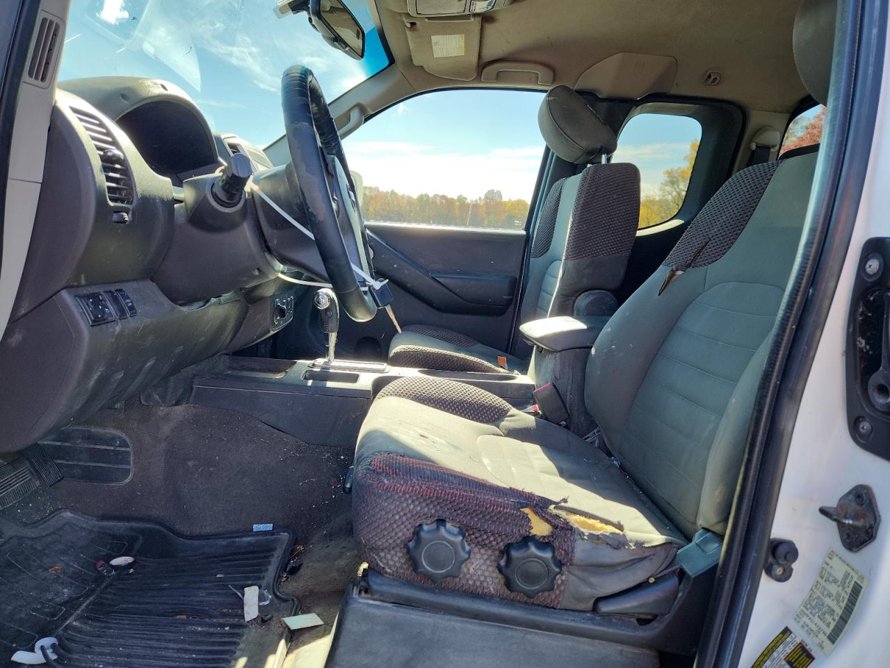 Nissan Frontier Sv Image 4