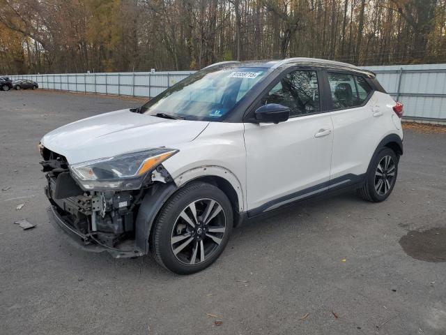  Salvage Nissan Kicks