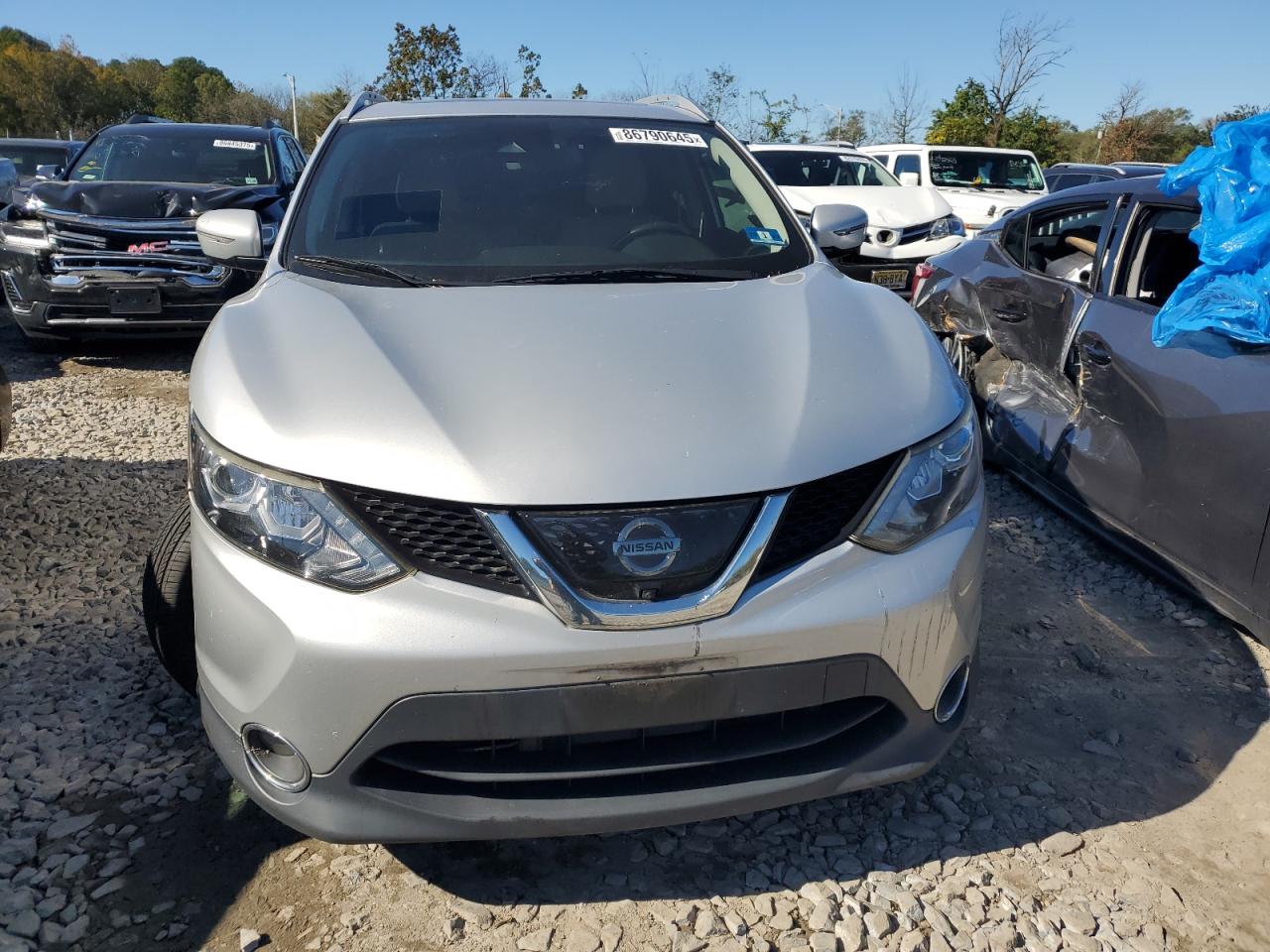 Nissan Rogue S Image 2