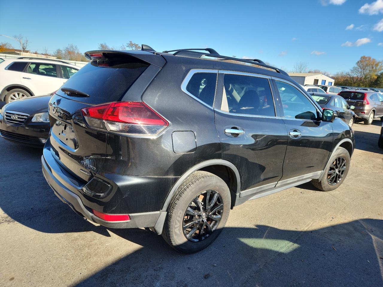 Nissan Rogue S Image 5