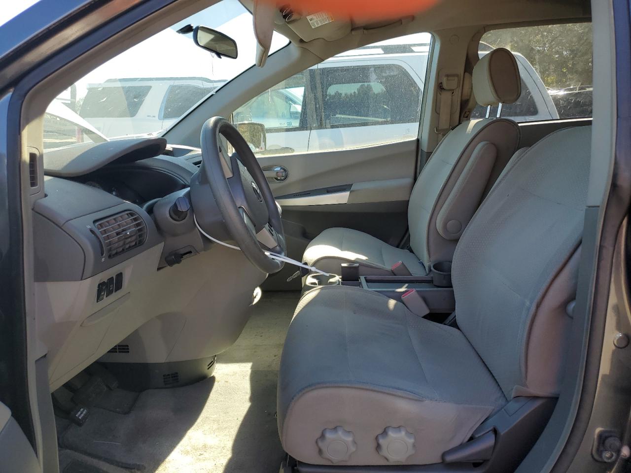 Nissan Quest S Image 6