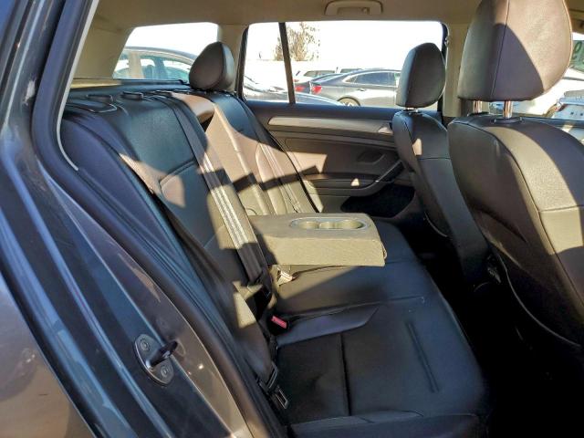 Volkswagen Golf S Image 12