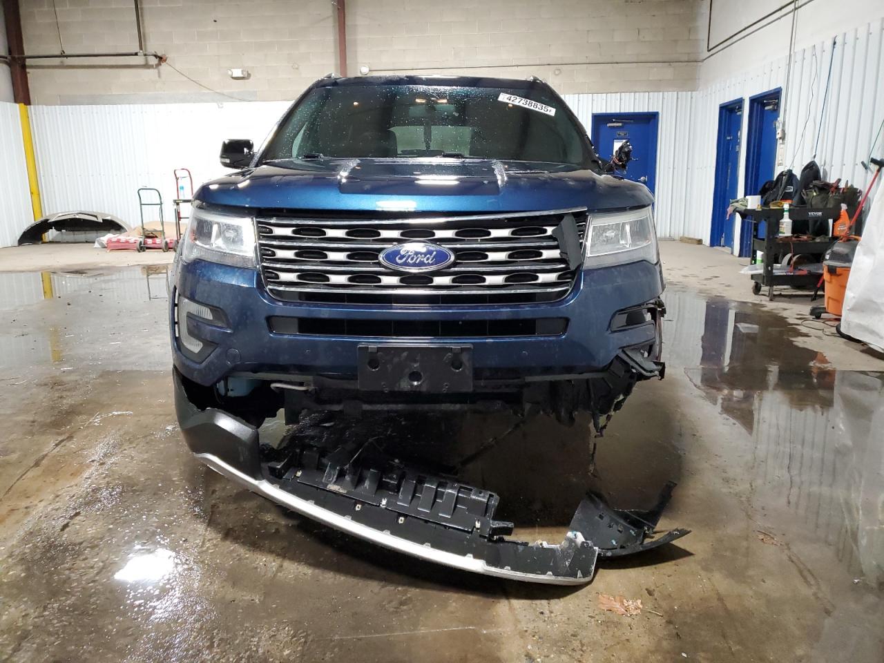 Ford Explorer Xlt Image 11