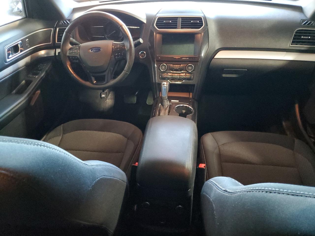 Ford Explorer Xlt Image 12