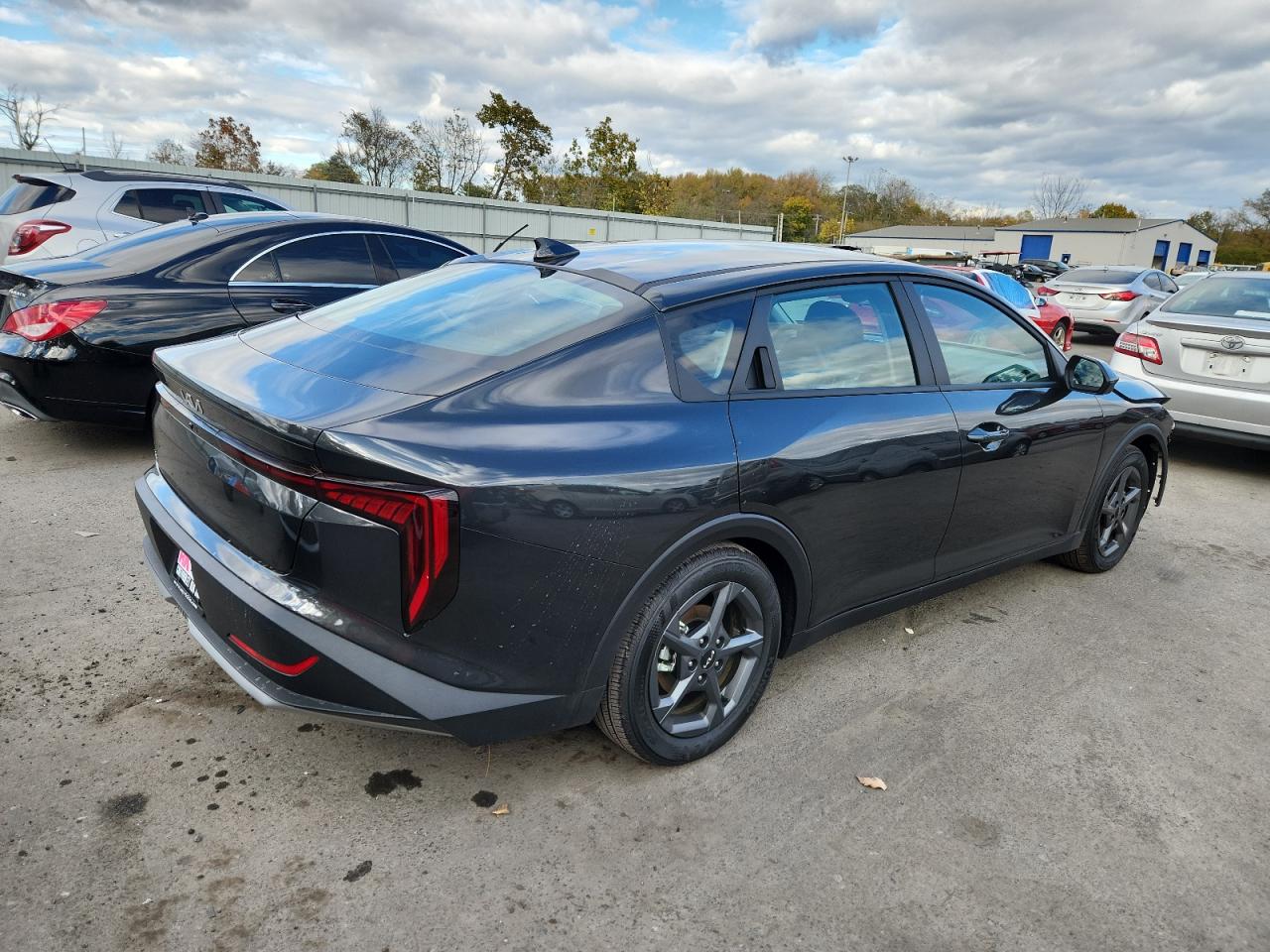 Kia K4 Lx Lx Image 2