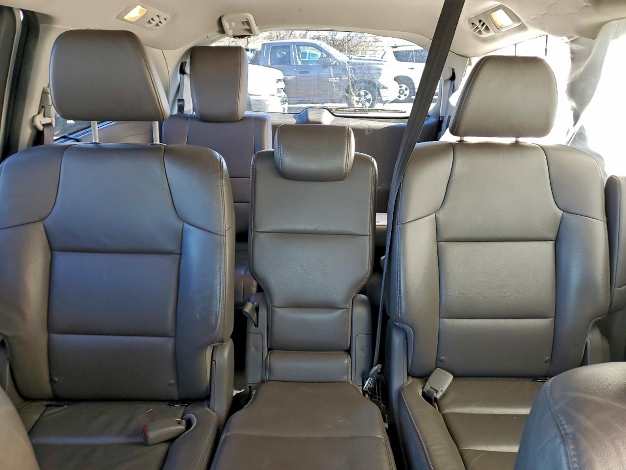 Honda Odyssey Touring Image 5