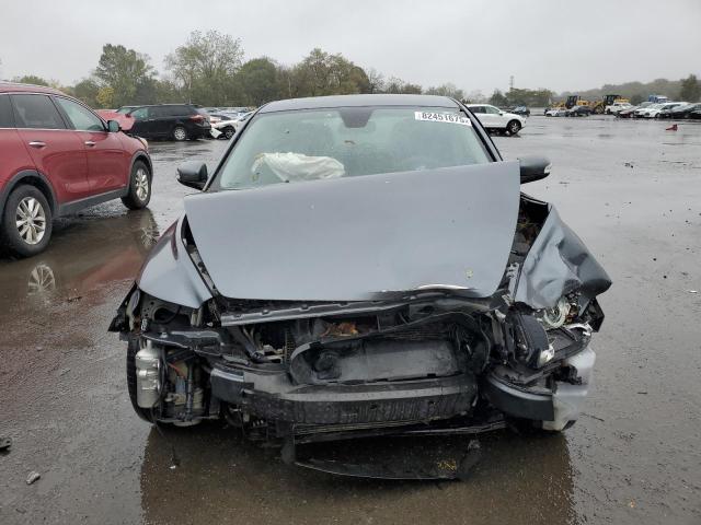 Volvo S40 2.4i Image 2