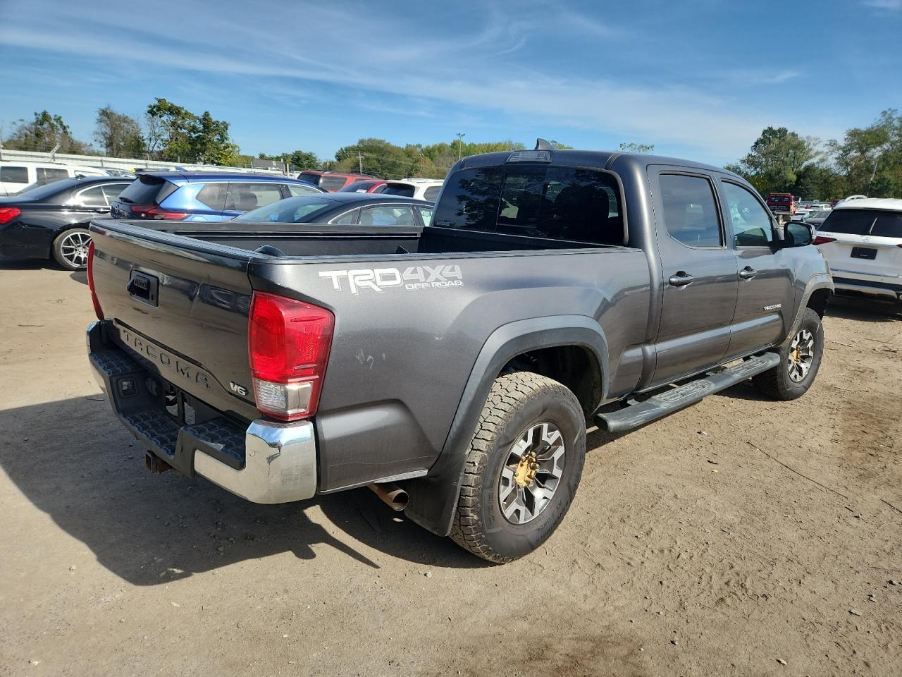 Toyota Tacoma Double Cab Image 4