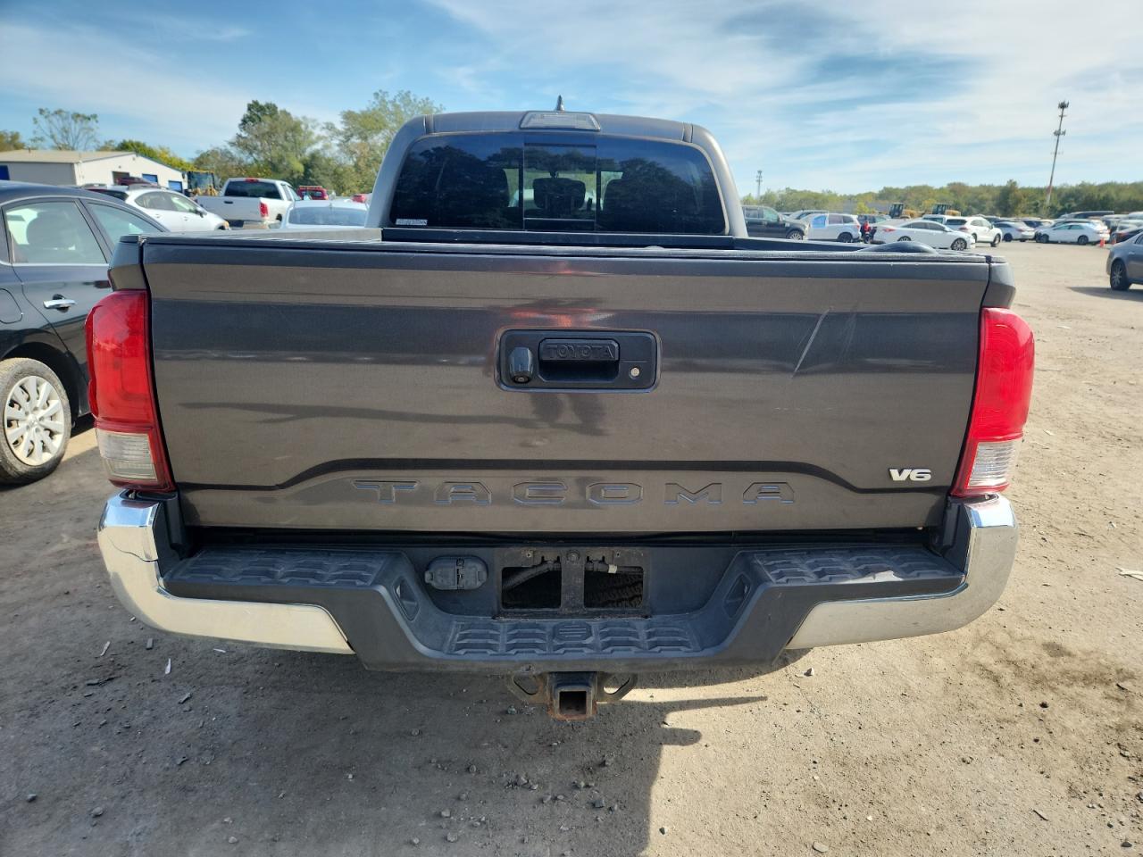 Toyota Tacoma Double Cab Image 2