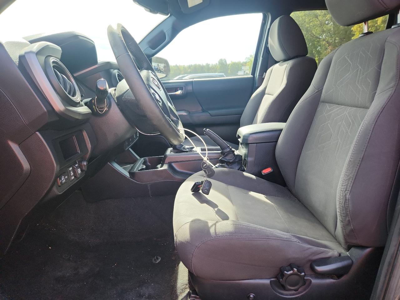 Toyota Tacoma Double Cab Image 7