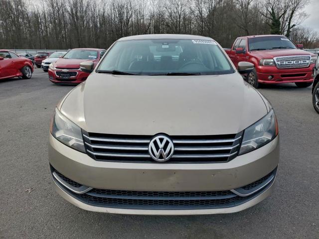 Volkswagen Passat S Image 12