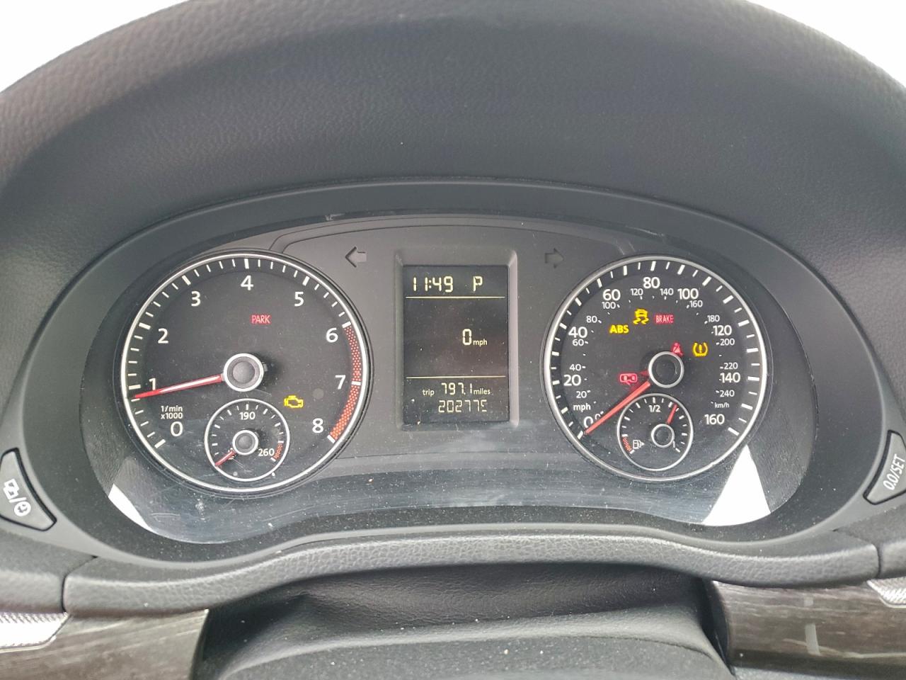 Volkswagen Passat S Image 8