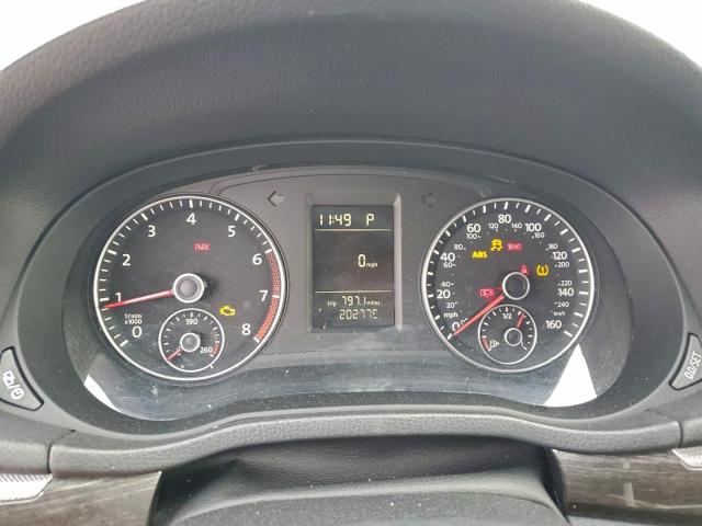 Volkswagen Passat S Image 8