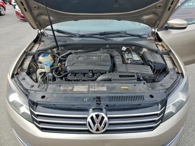 Volkswagen Passat S Image 9