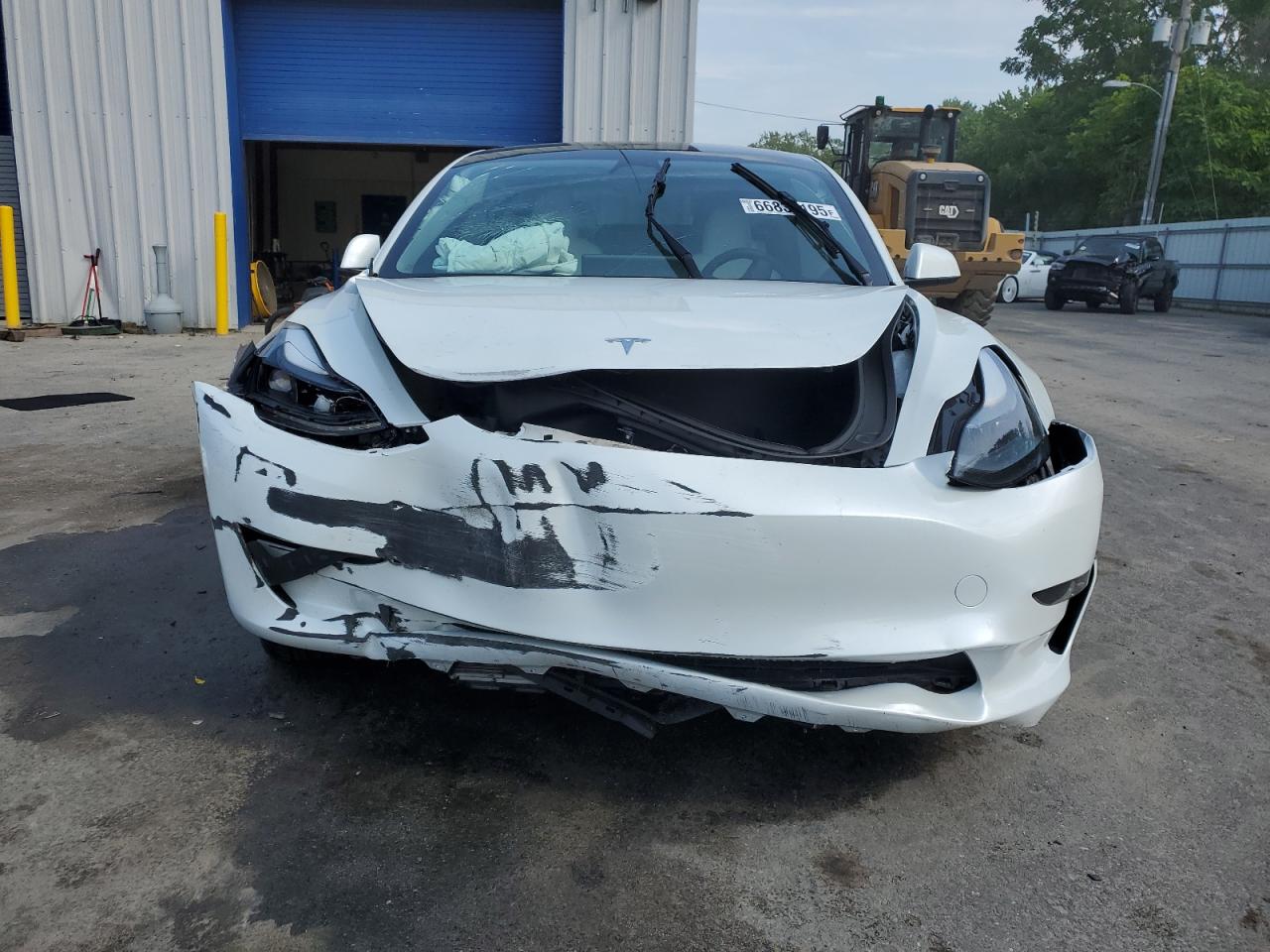 Tesla Model 3 Image 8