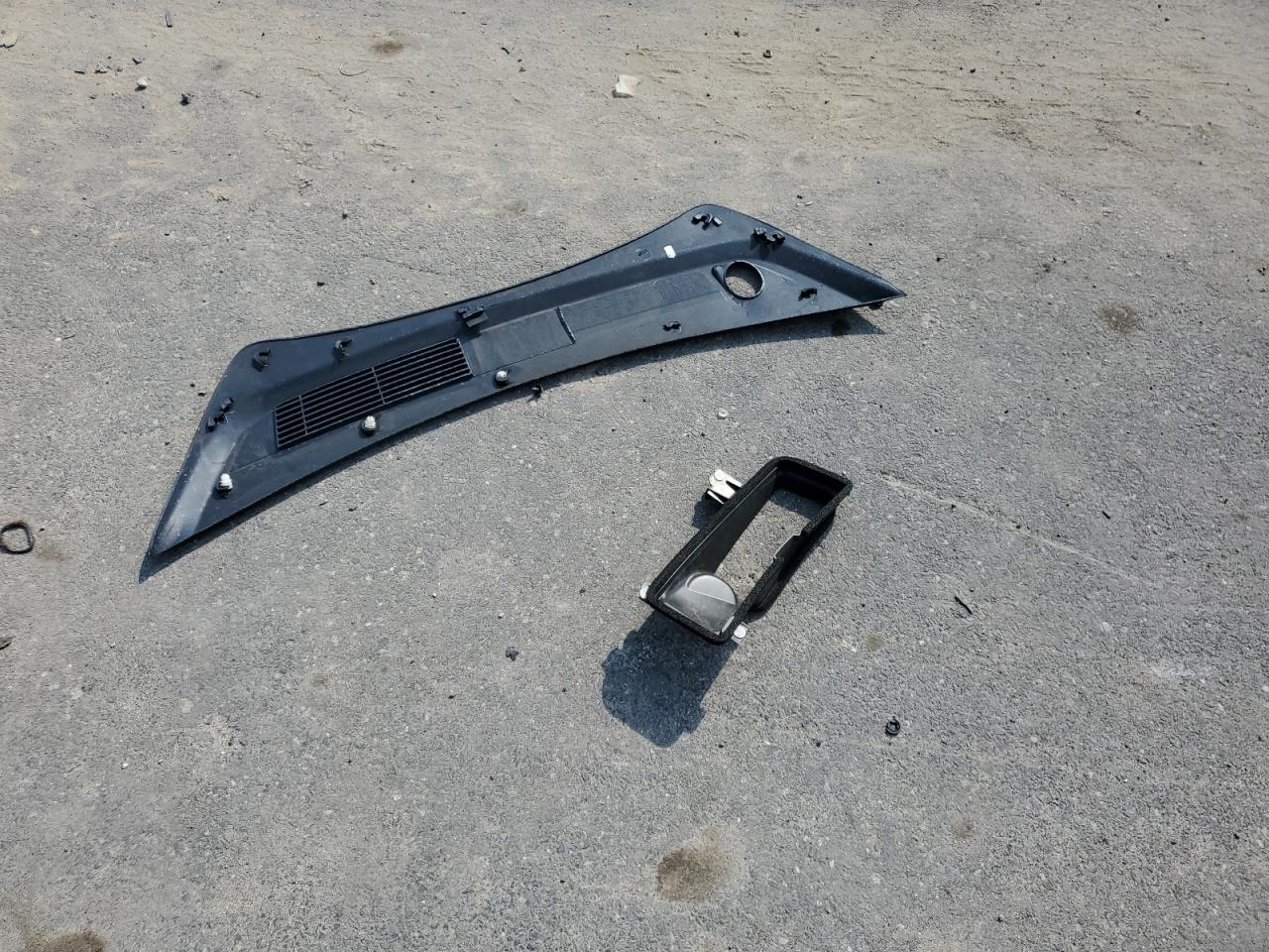 Tesla Model 3 Image 12