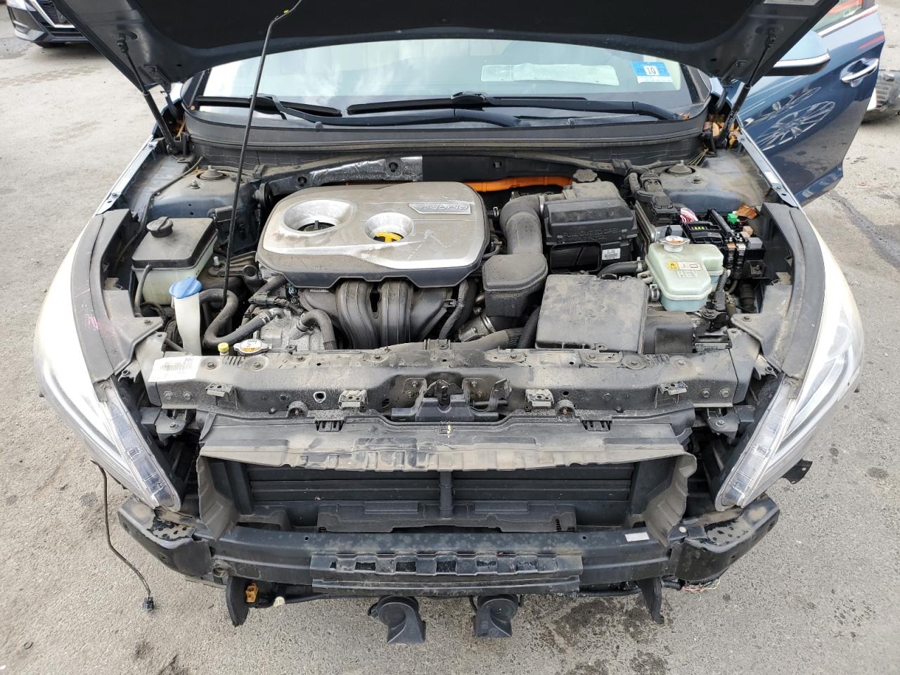 Hyundai SONATA Hybrid Image 12