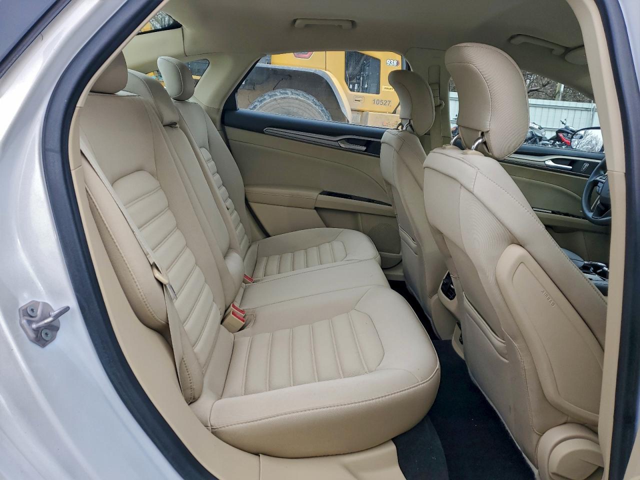 Ford Fusion Se Image 10