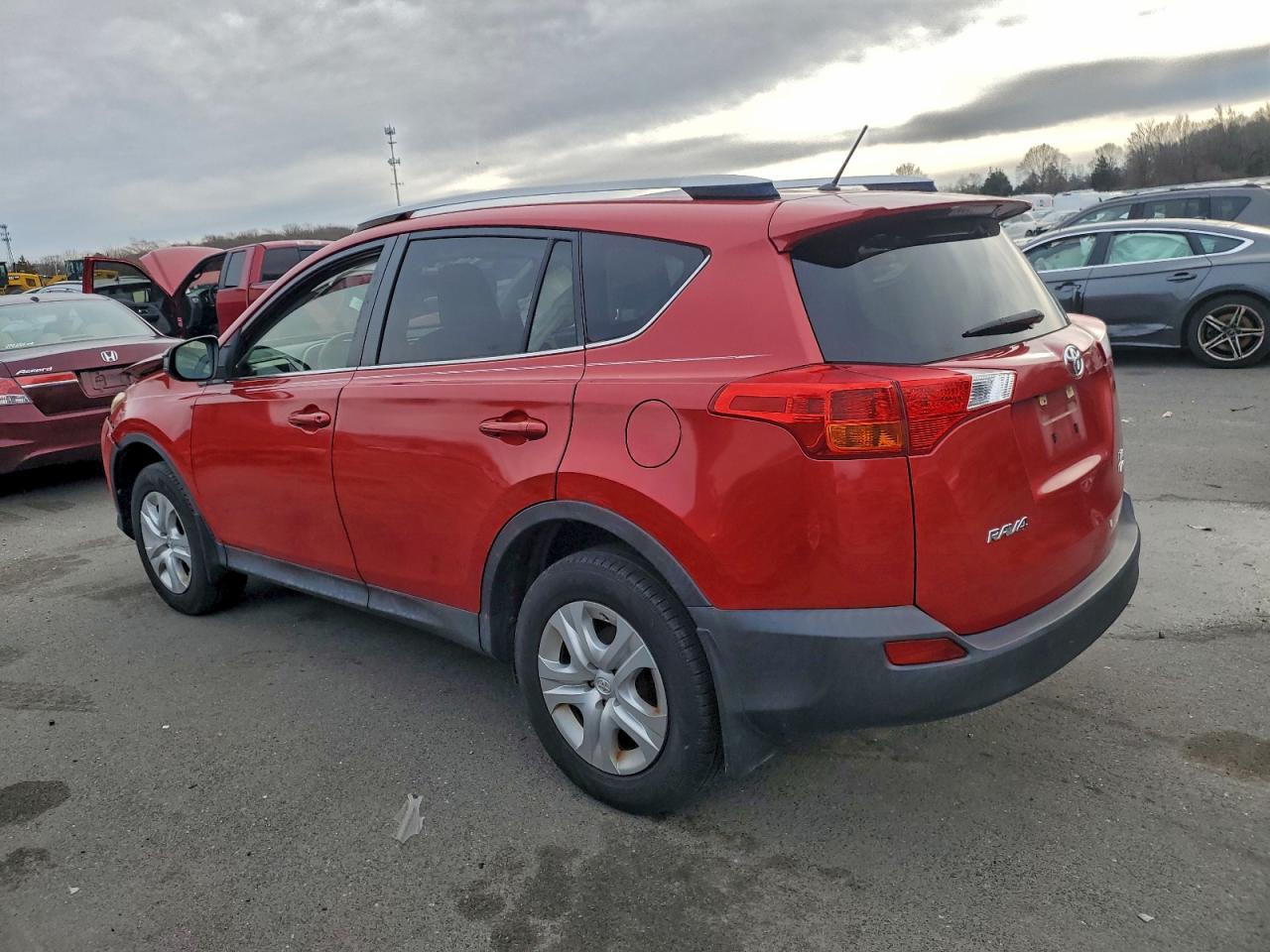 Toyota RAV4 Le Image 13