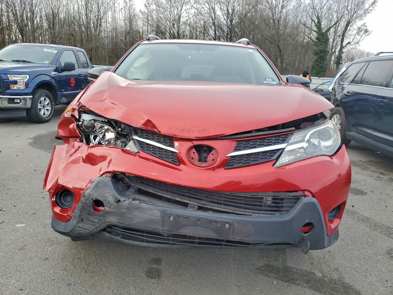 Toyota RAV4 Le Image 4